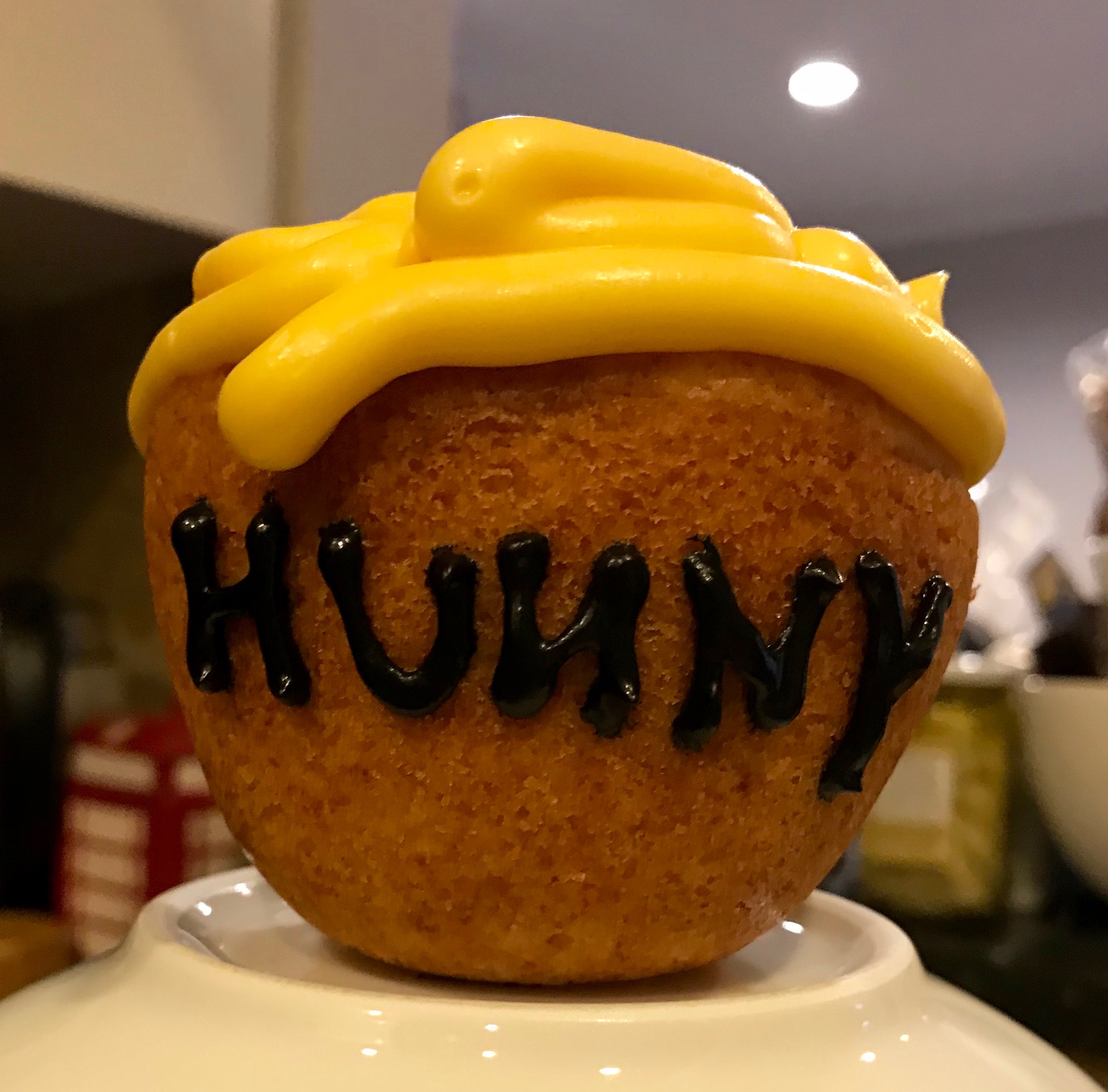 DIY: Winnie-the-Pooh Inspired HUNNY Pot Cupcakes – Mouse Ears Mom
