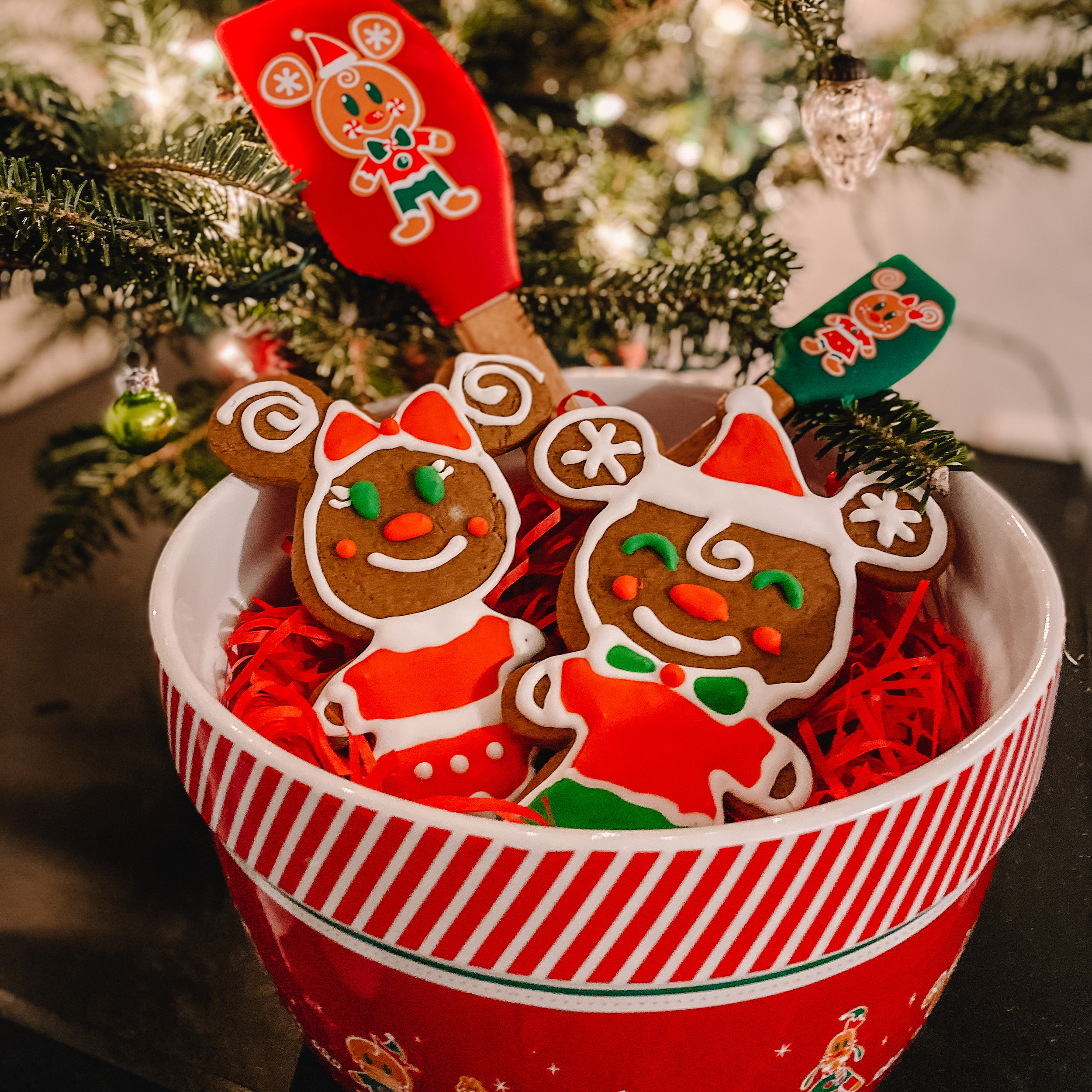 mickey & minnie gingerbread cookies