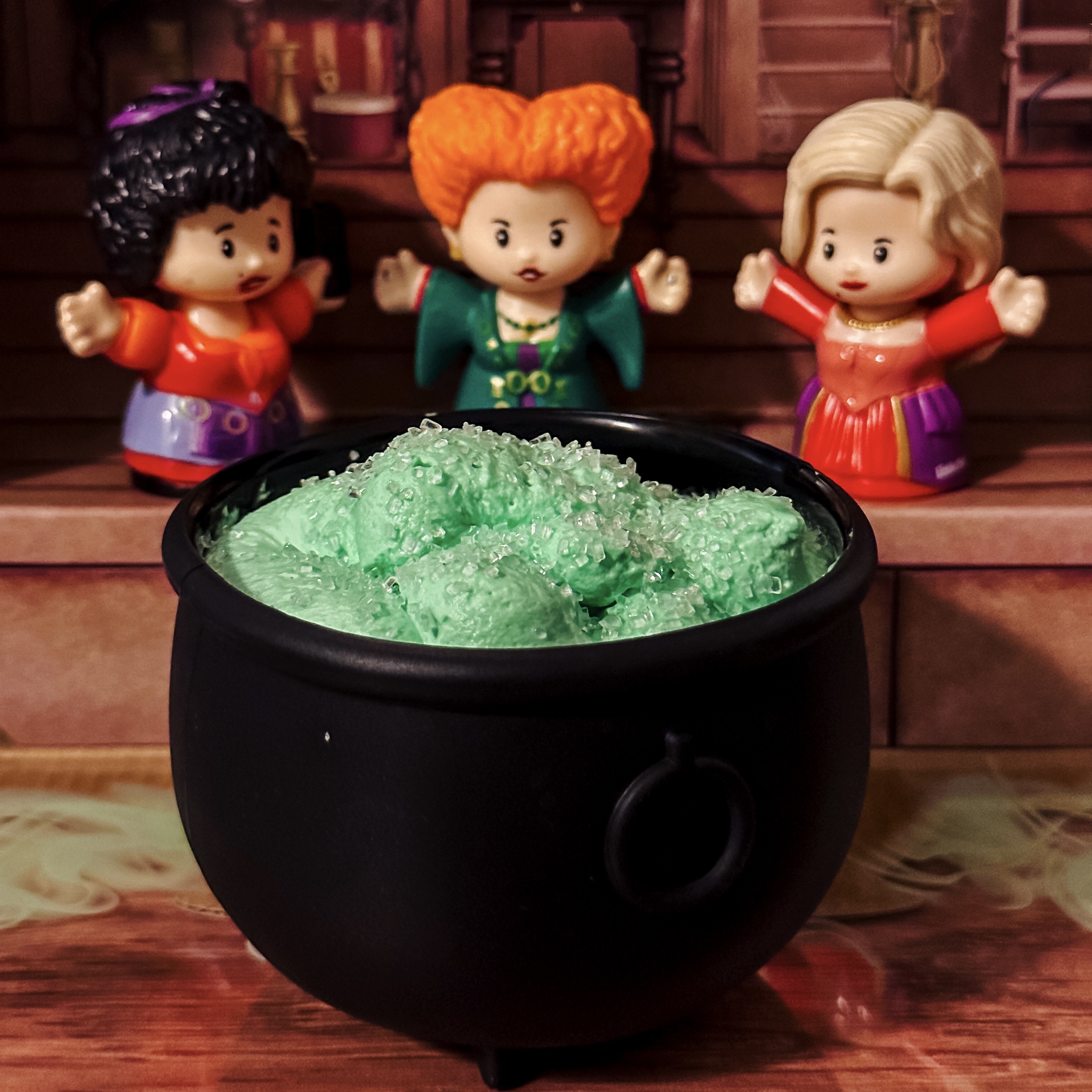 Hocus Pocus Mousse Cauldrons (chocolate mousse in a cauldron with green whipped cream)