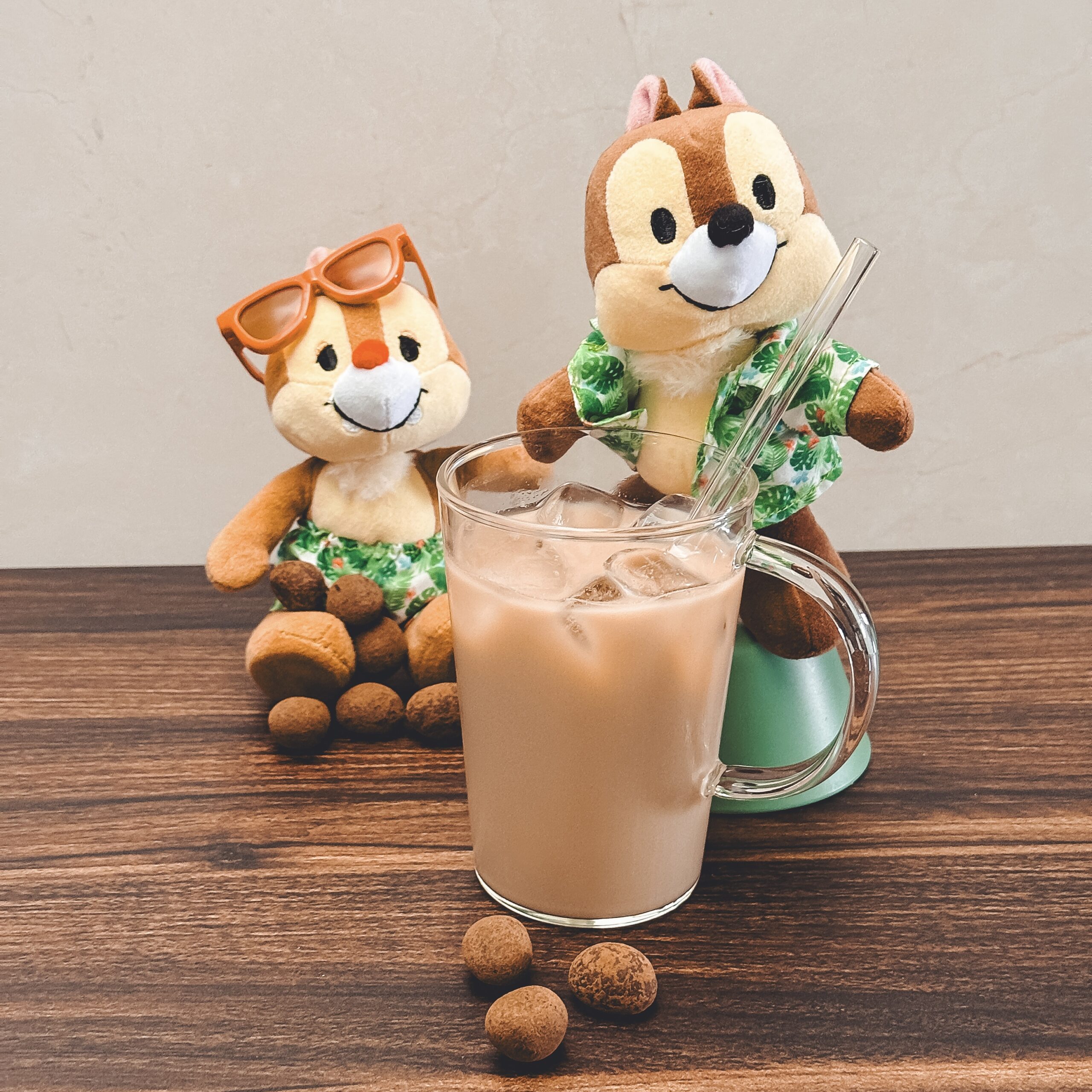 Chip & Dale's Mac Nut Chai Latte